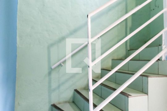 Escada de casa para alugar com 4 quartos, 120m² em Ouro Minas, Belo Horizonte