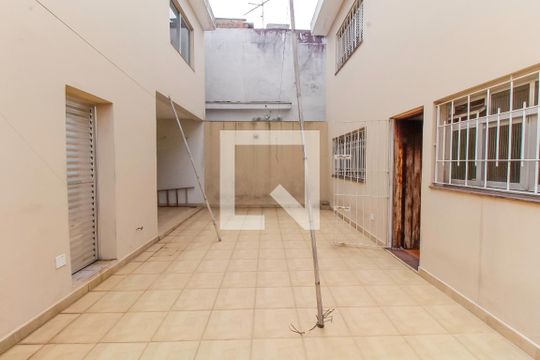 Quintal de casa à venda com 4 quartos, 300m² em Parque São Lucas, São Paulo
