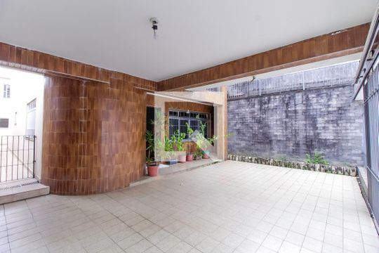 Garagem de casa à venda com 4 quartos, 300m² em Parque São Lucas, São Paulo
