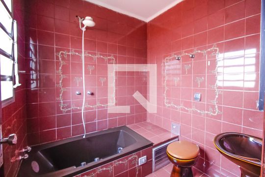 Banheiro da Suíte de casa à venda com 4 quartos, 300m² em Parque São Lucas, São Paulo