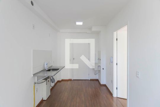 Sala/Cozinha de apartamento para alugar com 1 quarto, 28m² em Vila Tolstoi, São Paulo