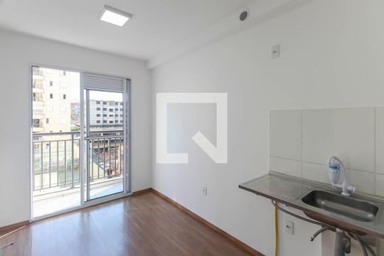Sala/Cozinha de apartamento para alugar com 1 quarto, 28m² em Vila Tolstoi, São Paulo