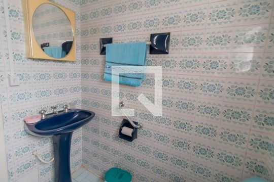 Banheiro de casa à venda com 2 quartos, 80m² em Scharlau, São Leopoldo