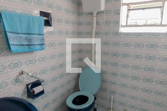 Banheiro de casa à venda com 2 quartos, 80m² em Scharlau, São Leopoldo
