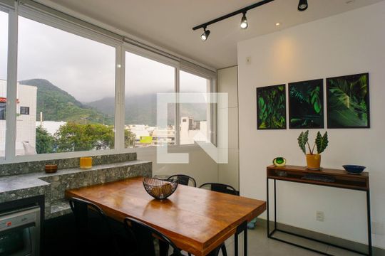 Cozinha e Área de Serviço de apartamento para alugar com 3 quartos, 297m² em Barra da Tijuca, Rio de Janeiro