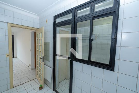 Cozinha de apartamento à venda com 2 quartos, 112m² em Cambuí, Campinas