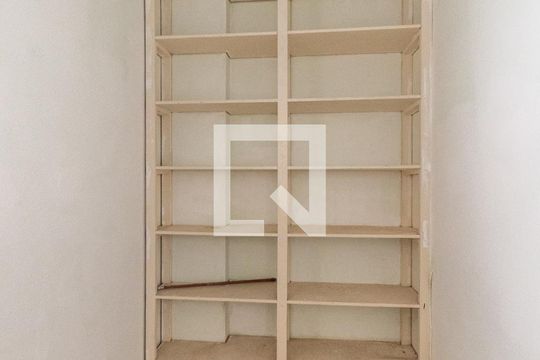 Quarto de Serviço de apartamento para alugar com 2 quartos, 100m² em Grajaú, Rio de Janeiro
