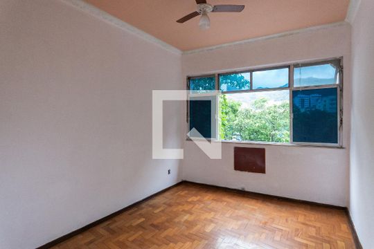 Quarto 1 de apartamento para alugar com 2 quartos, 100m² em Grajaú, Rio de Janeiro
