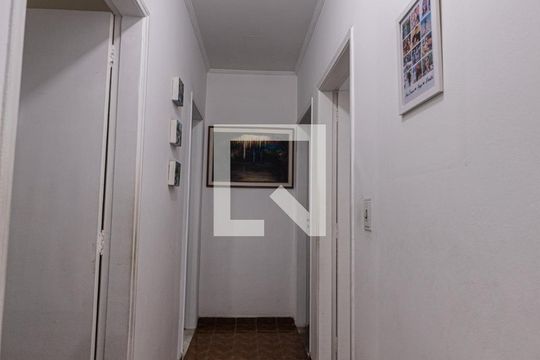 Corredor de casa à venda com 3 quartos, 200m² em Chácara Santo Antônio (zona Leste), São Paulo