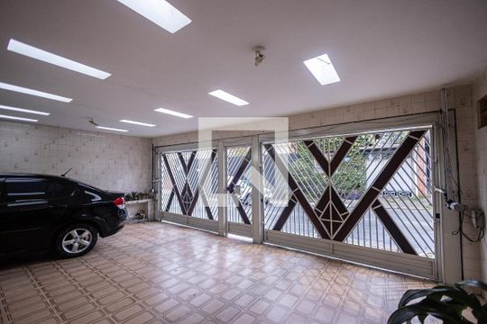 Garagem de casa à venda com 3 quartos, 200m² em Chácara Santo Antônio (zona Leste), São Paulo