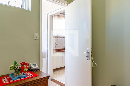 Quarto de Serviço de apartamento à venda com 3 quartos, 180m² em Vila Santa Teresa, Santo André