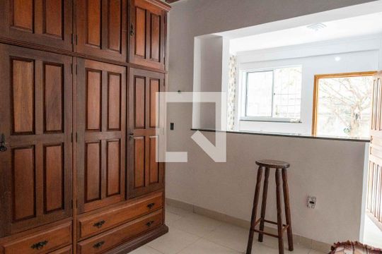 Sala de kitnet/studio para alugar com 1 quarto, 20m² em Fonseca, Niterói