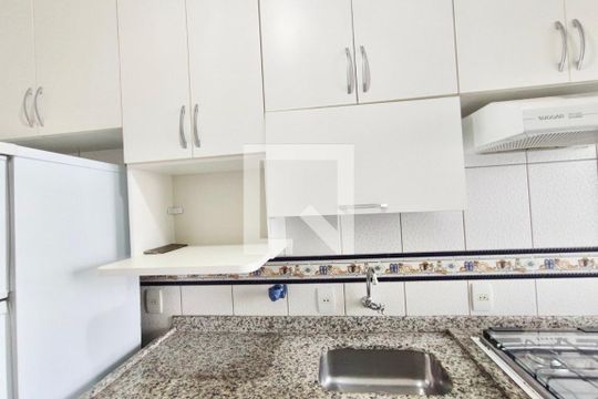 Cozinha de apartamento para alugar com 3 quartos, 59m² em Jardim Dom Vieira, Campinas