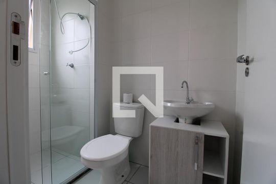 Banheiro de apartamento para alugar com 1 quarto, 37m² em Cidade Ademar, São Paulo