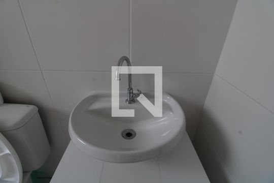 Pia do banheiro de apartamento para alugar com 1 quarto, 37m² em Cidade Ademar, São Paulo