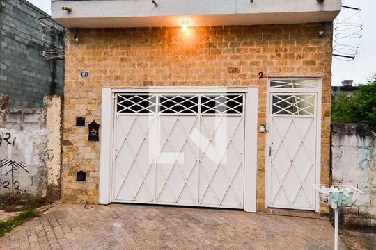 Fachada de casa à venda com 3 quartos, 220m² em Picanço, Guarulhos