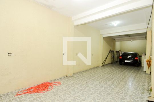 Garagem de casa à venda com 3 quartos, 220m² em Picanço, Guarulhos