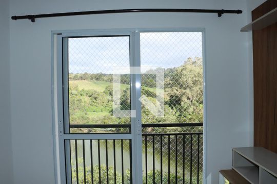 Sala de apartamento para alugar com 2 quartos, 47m² em Vila Monte Serrat, Cotia