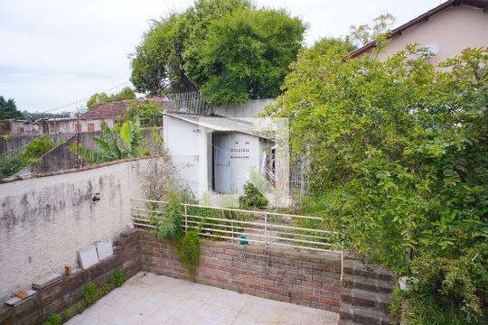 Quarto 3 - Vista fundos de casa à venda com 4 quartos, 220m² em Jardim Itu, Porto Alegre