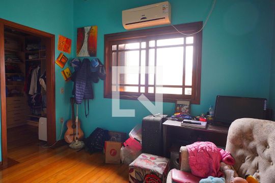 Suíte 1 de casa à venda com 4 quartos, 220m² em Jardim Itu, Porto Alegre