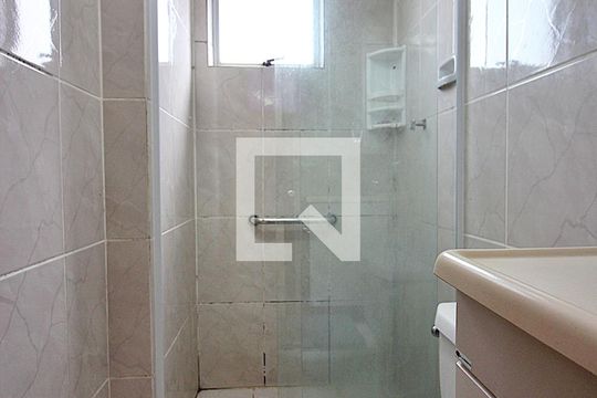 Banheiro Social de apartamento à venda com 2 quartos, 53m² em Santa Terezinha, São Bernardo do Campo