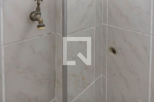 Banheiro de kitnet/studio para alugar com 1 quarto, 25m² em Centro Histórico de São Paulo, São Paulo