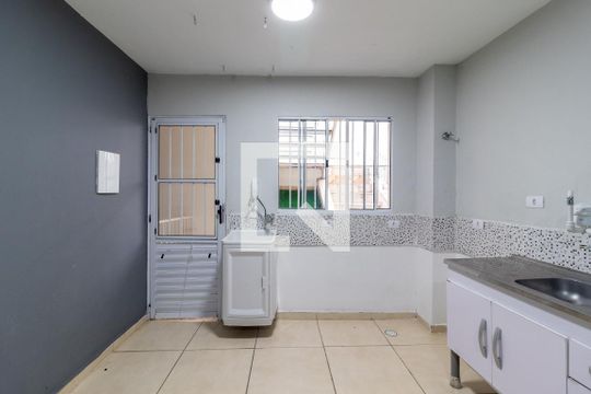 Cozinha e Área de Serviço de kitnet/studio para alugar com 1 quarto, 40m² em Parque Mandaqui, São Paulo