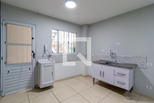 Cozinha e Área de Serviço de kitnet/studio para alugar com 1 quarto, 40m² em Parque Mandaqui, São Paulo