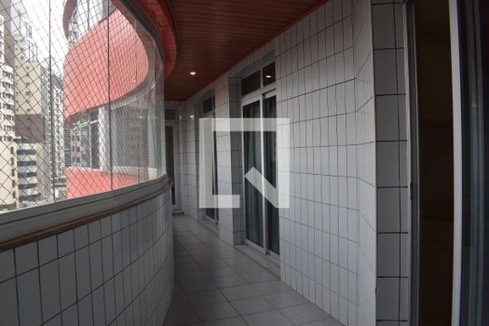 Varanda de apartamento para alugar com 4 quartos, 211m² em Batel, Curitiba