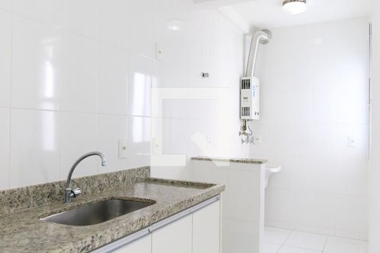 Cozinha de apartamento para alugar com 1 quarto, 55m² em Jardim das Colinas, São José dos Campos