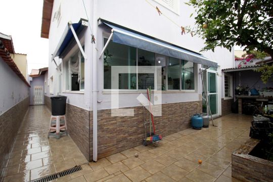 Área Externa de casa para alugar com 3 quartos, 240m² em Jardim Astro, Sorocaba
