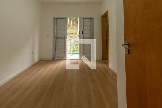 Suíte 1 de casa para alugar com 3 quartos, 400m² em Jardim dos Ipês, Embu das Artes