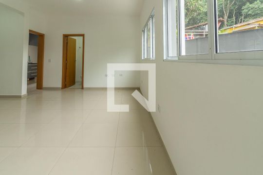 Sala de casa para alugar com 3 quartos, 400m² em Jardim dos Ipês, Embu das Artes