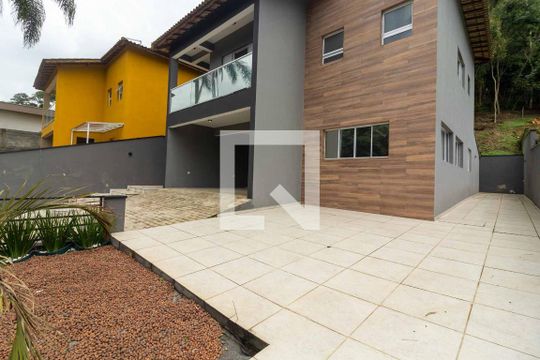 Fachada de casa para alugar com 3 quartos, 400m² em Jardim dos Ipês, Embu das Artes