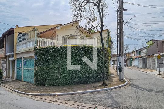 Fachada com Plaquinha de casa à venda com 4 quartos, 220m² em Vila Nilo, São Paulo
