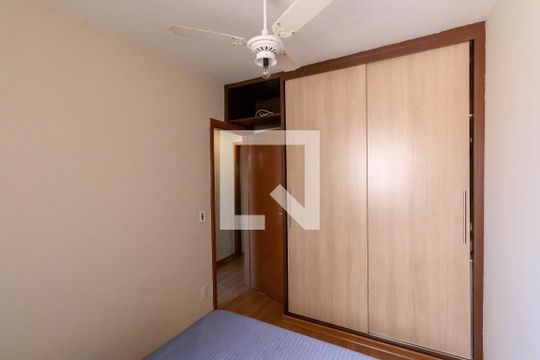 Quarto 1 de apartamento para alugar com 3 quartos, 70m² em Alto Caiçaras, Belo Horizonte