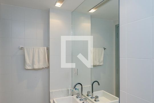 Banheiro da Suíte 2 de apartamento à venda com 2 quartos, 105m² em Vila da Serra, Nova Lima