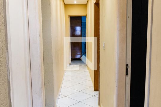Corredor de casa à venda com 4 quartos, 159m² em Vila do Encontro, São Paulo