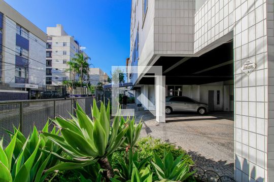 Garagem de apartamento para alugar com 4 quartos, 150m² em Sagrada Família, Belo Horizonte