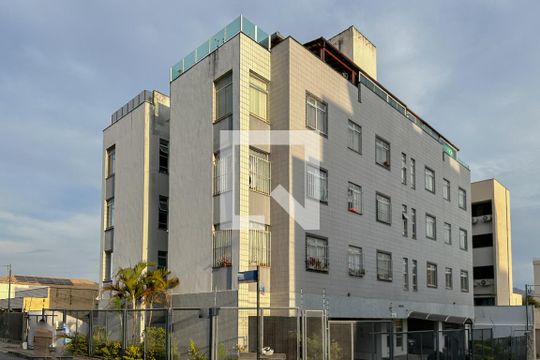 Fachada de apartamento para alugar com 4 quartos, 150m² em Sagrada Família, Belo Horizonte