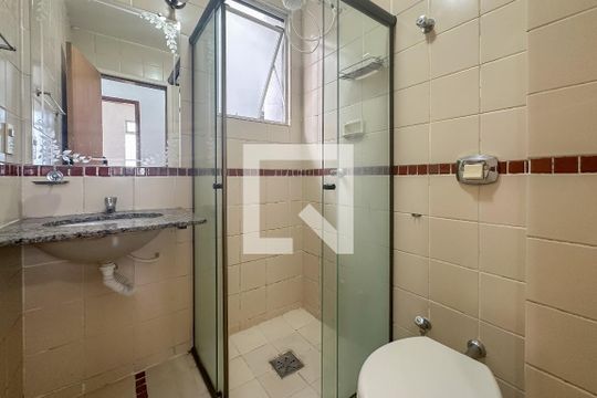 Banheiro de apartamento para alugar com 4 quartos, 150m² em Sagrada Família, Belo Horizonte