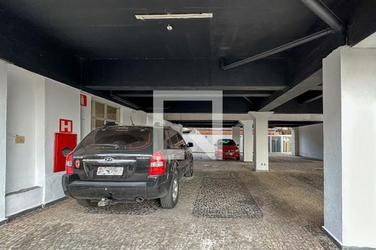 Garagem de apartamento para alugar com 4 quartos, 150m² em Sagrada Família, Belo Horizonte