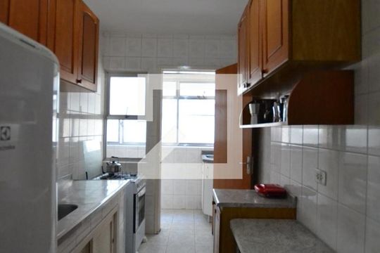 Cozinha de apartamento para alugar com 3 quartos, 100m² em Menino Deus, Porto Alegre