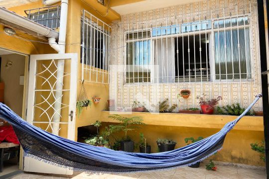 Quintal de casa à venda com 2 quartos, 250m² em Cipava, Osasco