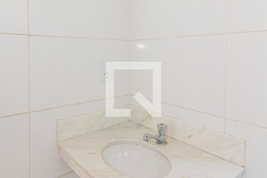 Banheiro de casa para alugar com 1 quarto, 33m² em Vila Germinal, São Paulo