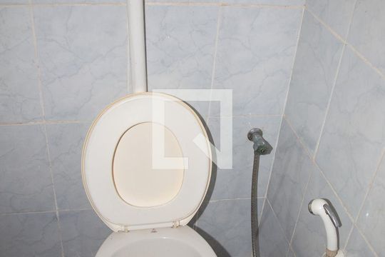 Banheiro de casa para alugar com 1 quarto, 40m² em Jardim Pérola, Contagem