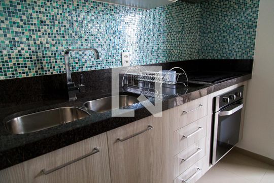 Cozinha de apartamento para alugar com 2 quartos, 50m² em Saúde, São Paulo