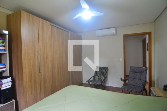 Suíte de casa à venda com 5 quartos, 256m² em Estância Velha, Canoas