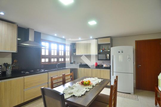 Cozinha de casa à venda com 5 quartos, 256m² em Estância Velha, Canoas
