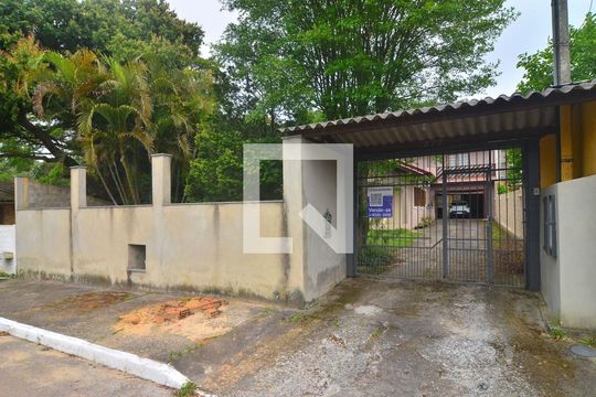 Fachada de casa à venda com 5 quartos, 256m² em Estância Velha, Canoas